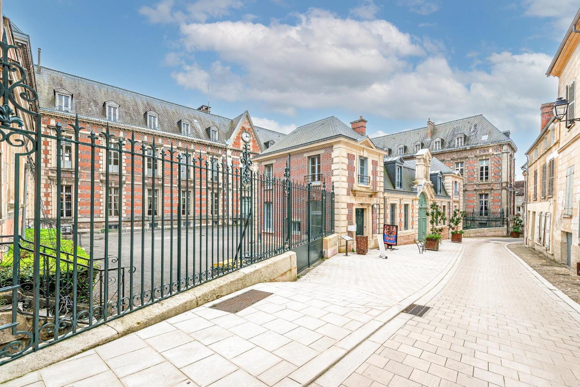 Esope By Kleidos-Ravissant T2 En Plein Centre De Château-Thierry Dış mekan fotoğraf