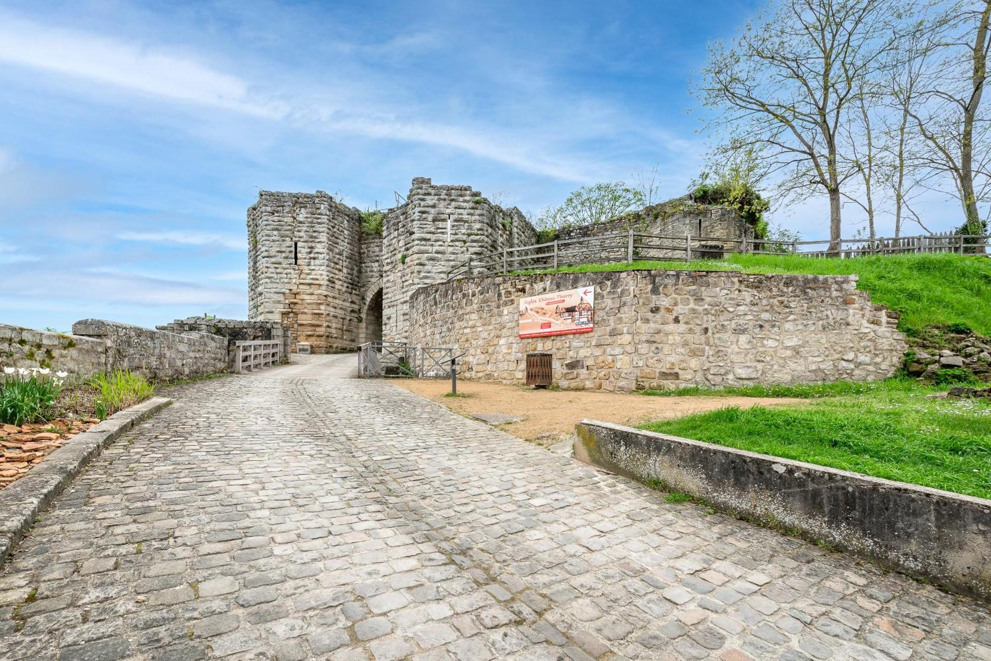 Esope By Kleidos-Ravissant T2 En Plein Centre De Château-Thierry Dış mekan fotoğraf